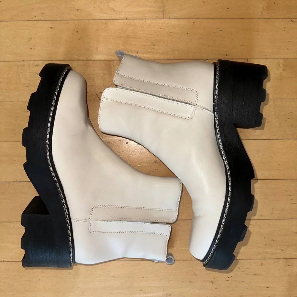 Like New Calvin Klein Amina Chelsea lug sole boot, 6.5, GD1111 - Picture 6 of 10